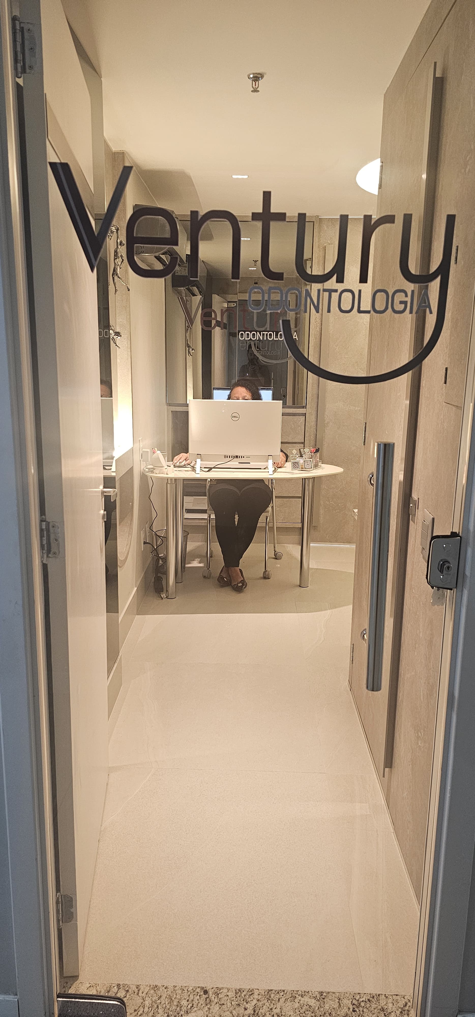 Visão Frontal da Recepção